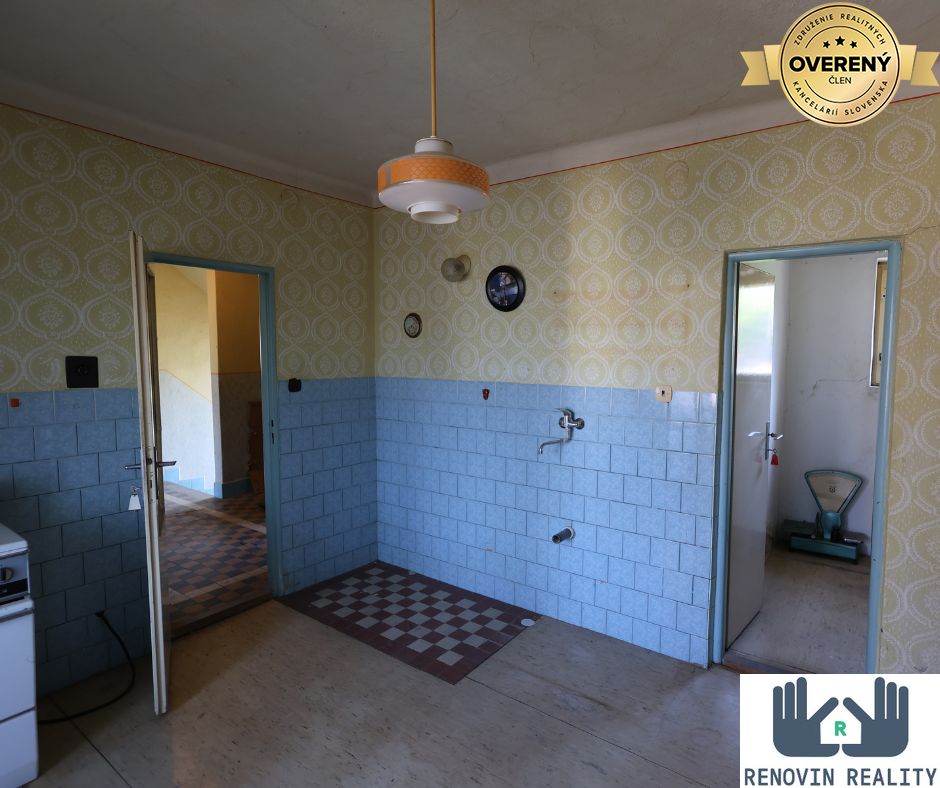 Predaj rodinny dom a kamenny dom na velkom pozemku, Zvolen-Lukové