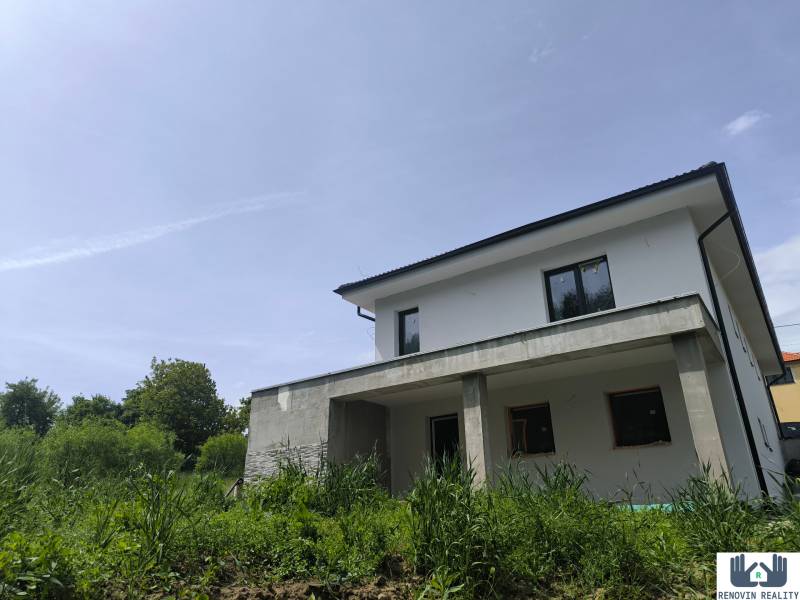 Rodinný dom s veľkým pozemkom v obci Stožok20250530_111120.jpg