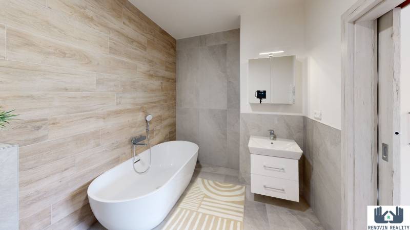 3- izbový byt s dvoma kúpeľňami a parkovacím miestom na predaj H27 - kúpelňa