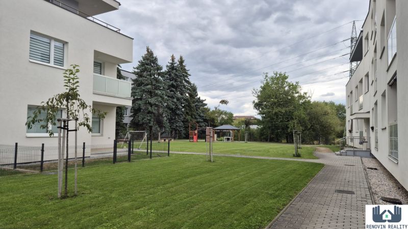 PRENÁJOM: Nebytový priestor na mieru s parkovanim, Novostavba Zvolen