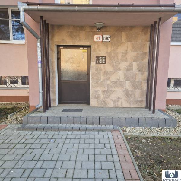 Ponúkame na predaj 1 izbový byt v Lučenci  