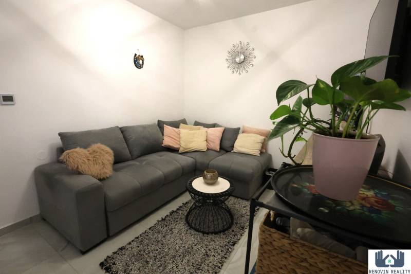  APARTMÁNOVÝ DOM NA OSTROVE VIR – jedinečná príležitosť na investíciu 
