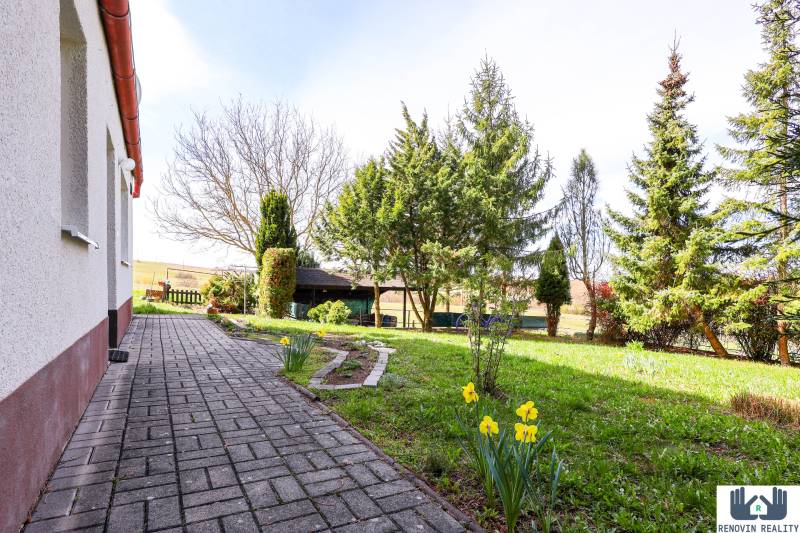 Viacgeneračný rodinný dom v malebnej obci Horný Badín