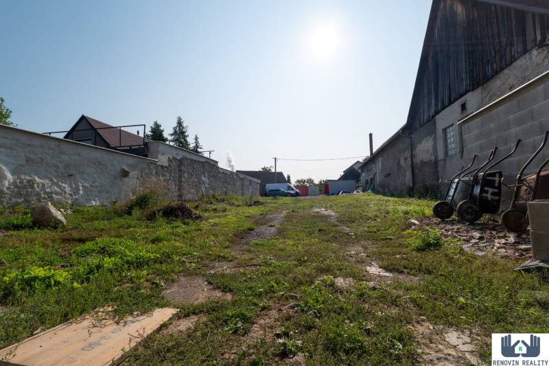 Slnečný pozemok v Môťovej - pripravený pre Váš nový domov