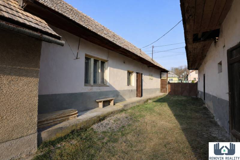 Rodinný dom s veľkým pozemkom vo vinárskom regióne – Hontianske Nemce