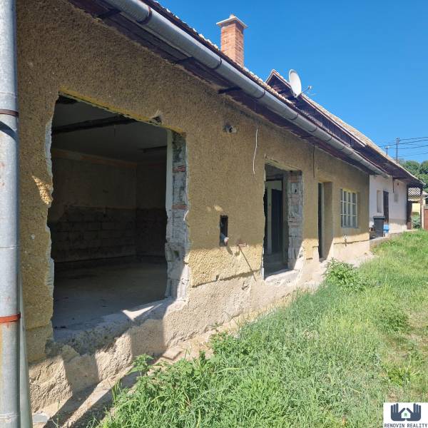 Rodinný dom na rekonštrukciu Hontianske Nemce                     _20250814_153225 – kópia.jpg