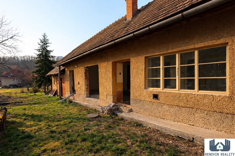 Rodinný dom s veľkým pozemkom vo vinárskom regióne – Hontianske Nemce