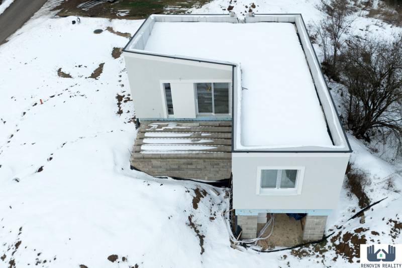 PRIESTRANNÝ RODINNÝ DOM – HONTIANSKE TESÁRE 