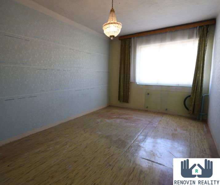 Predaj rodinny dom a kamenny dom na velkom pozemku, Zvolen-Lukové