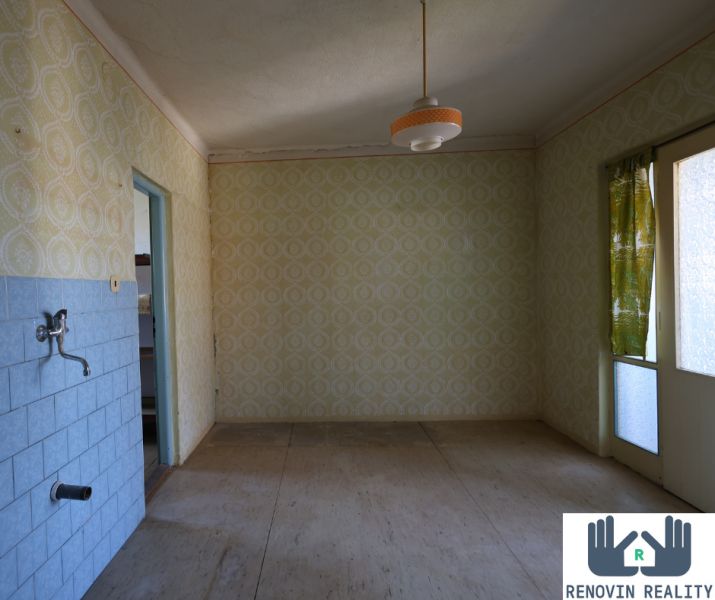 Predaj rodinny dom a kamenny dom na velkom pozemku, Zvolen-Lukové