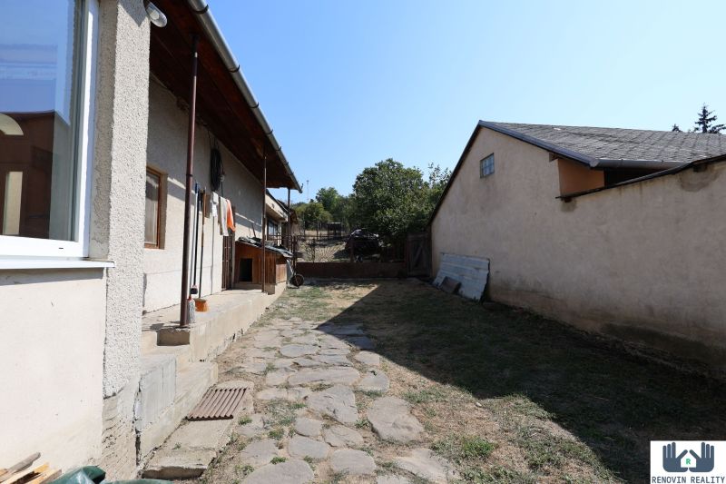 Rodinný dom s veľkým pozemkom len 8 minút od Dudiniec – obec Ladzany
