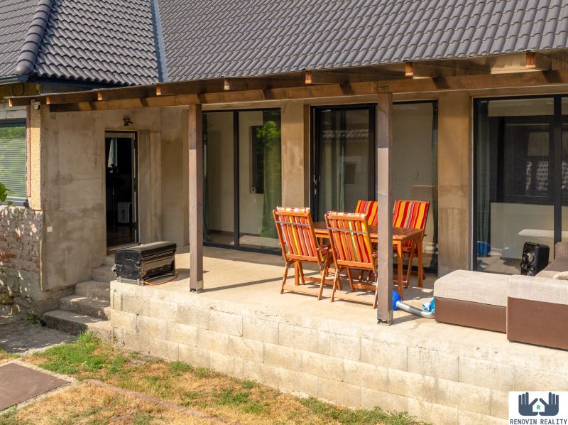 Moderné a štýlové bývanie v kompletne zrekonštruovanom rodinnom dome – Bzovík